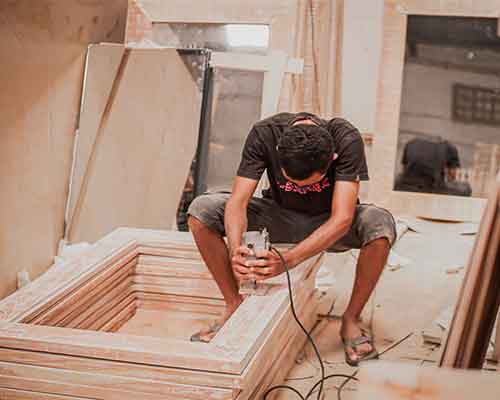 إصلاح الأبواب والأثاث الخشبي في الشفا الرياض